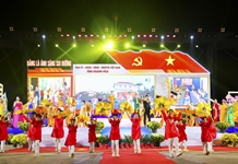 Trang trọng và ý nghĩa Chương trình nghệ thuật chào mừng kỷ niệm 95 năm Ngày thành lập Đảng Cộng sản Việt Nam, 95 năm Ngày thành lập Đảng bộ tỉnh Khánh Hòa, chúc Tết Nguyên đán Ất Tỵ - 2025 cán bộ, chiến sĩ và Nhân dân huyện Trường Sa